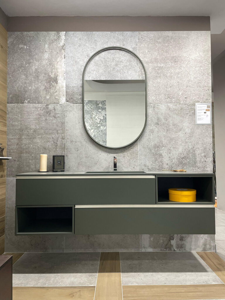 Salle de Bain haut de gamme SuissePergo carrelage VersaceCeramice signé Versace