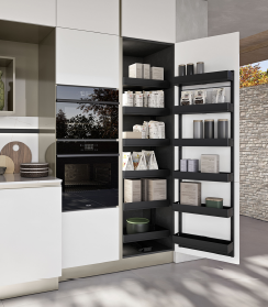 Cuisine haut de gamme SuissePergo carrelage VersaceCeramice signée Versace